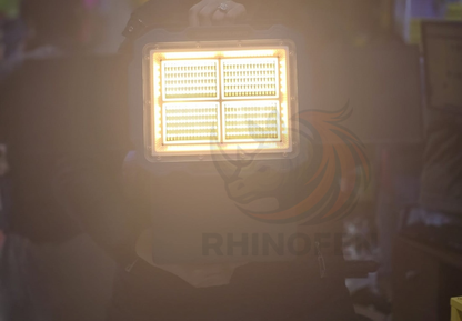 Foco Solar Recargable 336 LED 1200W con Batería Auxiliar y 3 Paneles Solares