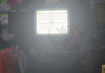Foco Solar Recargable 336 LED 1200W con Batería Auxiliar y 3 Paneles Solares