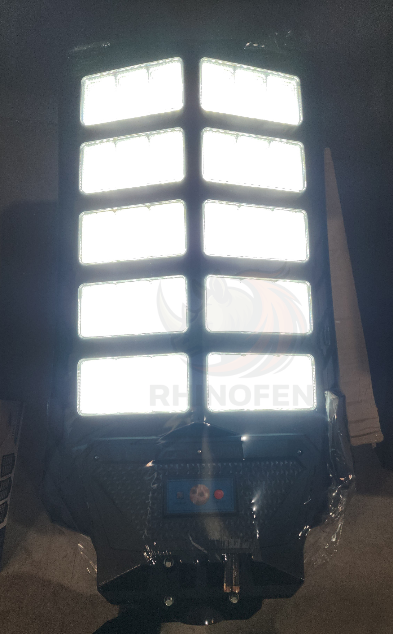 Foco Solar LED 3000W con Sensor de Movimiento, Control Remoto y Soporte
